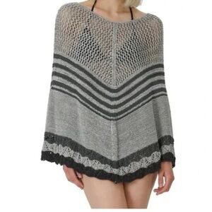 Vertigo Paris , NWT Vertigo Paris Poncho size large